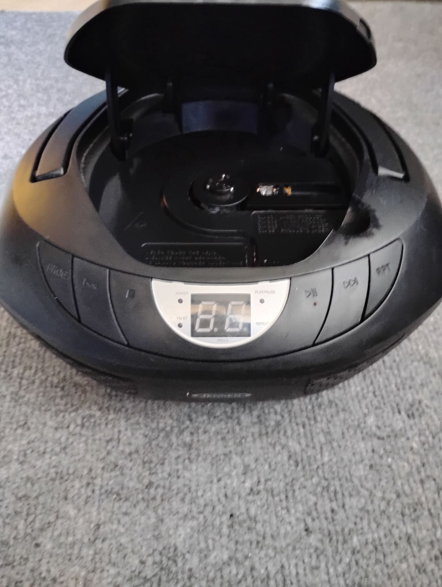 Jensen Portable CD player with AM/FM - photo 2