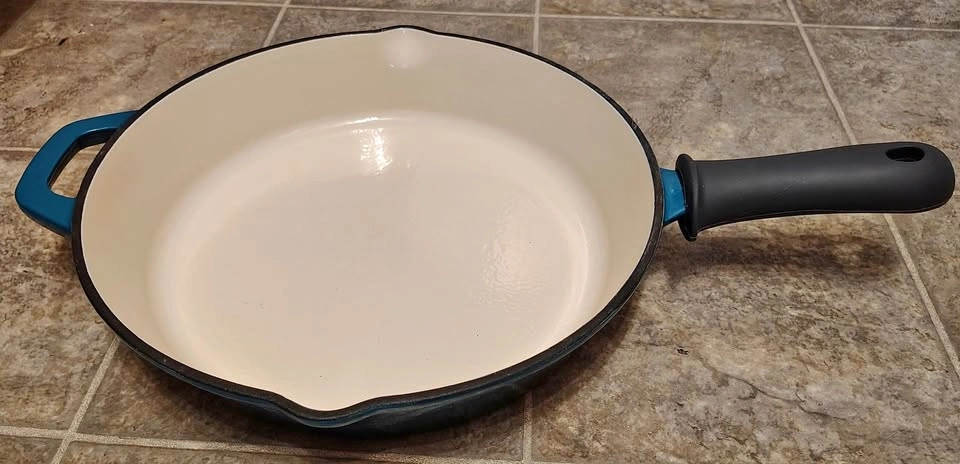 Tramontina Teal Blue 12" cast iron skillet with handle cover