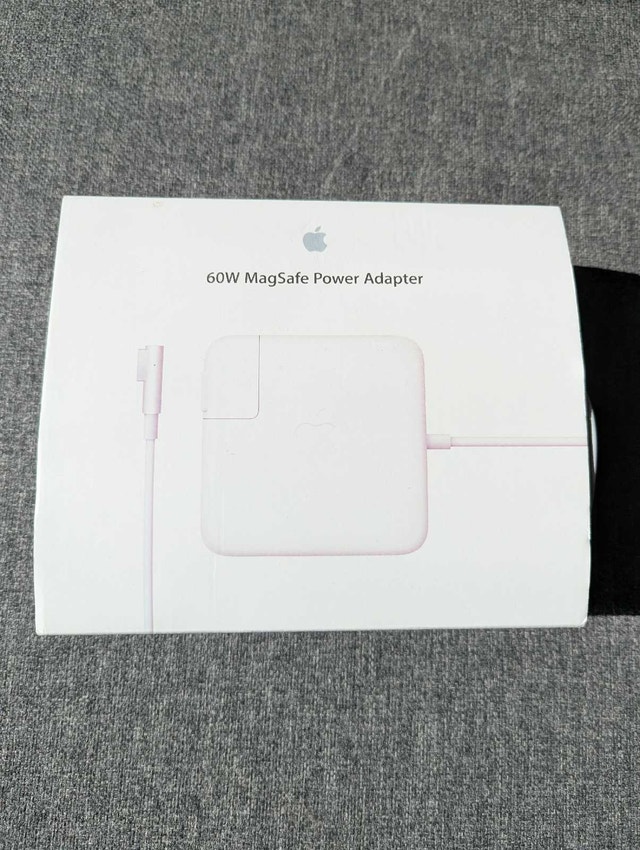 Apple 60W MagSafe Power Adapter