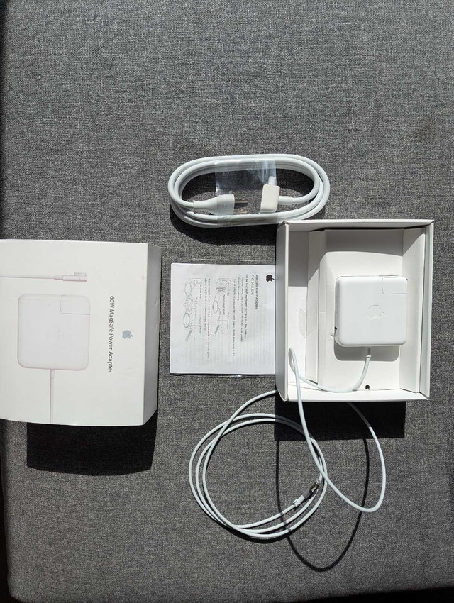 Apple 60W MagSafe Power Adapter - photo 3