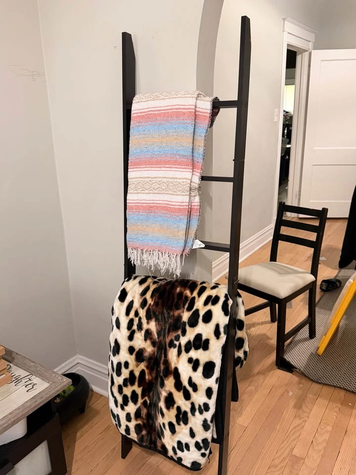 Black angled blanket holder ladder - photo 3