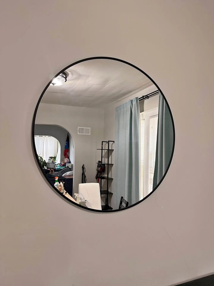 Circle mirror