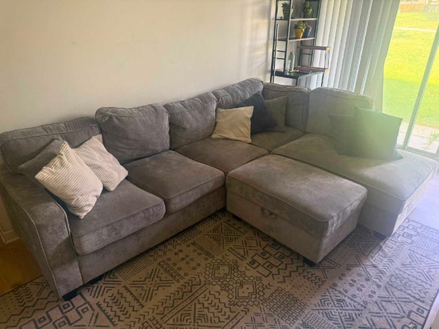 2-piece Sectional Sofa / Couch