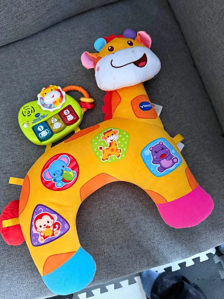 Tummy time pillow