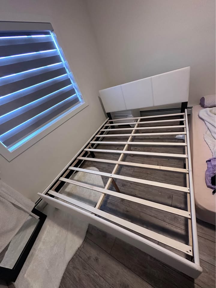 Queen bedframe and mattress - photo 2