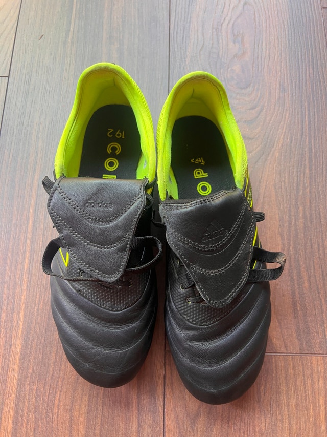Adidas Copa 19.2 Soccer Cleats - Men size 9.5