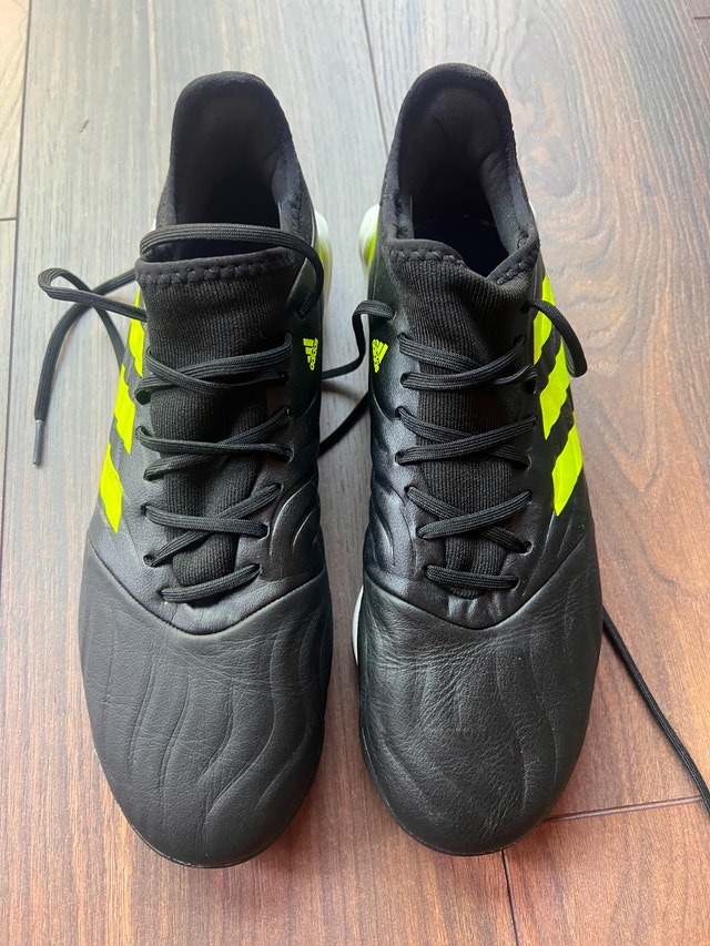 Adidas Soccer Cleats - Men size 8.5