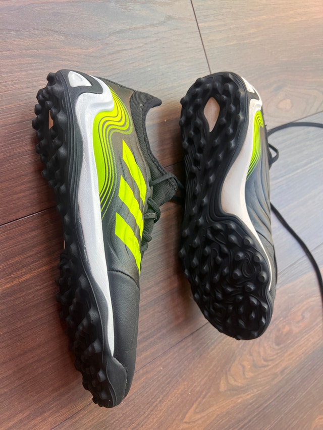 Adidas Soccer Cleats - Men size 8.5 - photo 3