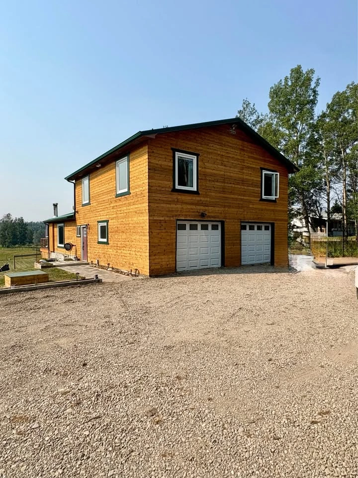 3 Beds 3 Baths - House