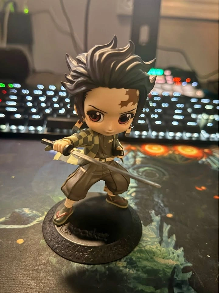 Tanjiro ALT colours figure