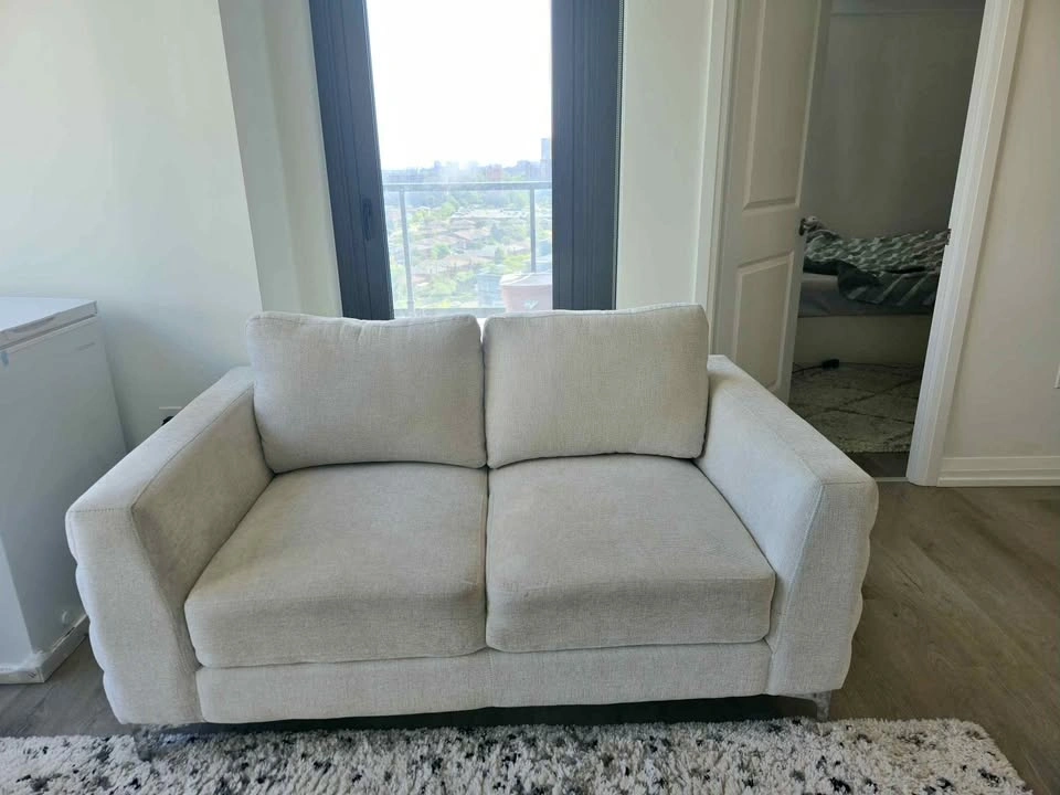 Leon's Micah Loveseat – Beige | Excellent Condition