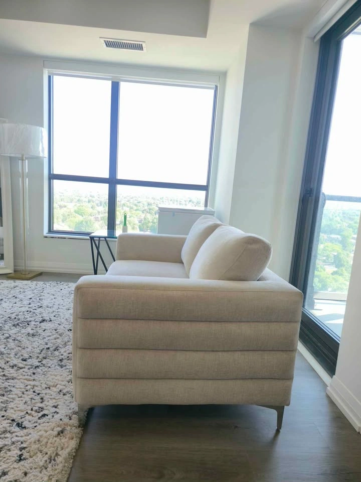 Leon's Micah Loveseat – Beige | Excellent Condition - photo 5