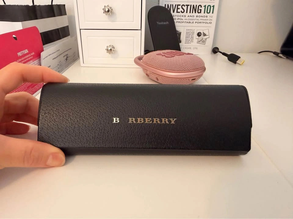 Burberry eyeglass frame - like new - photo 3