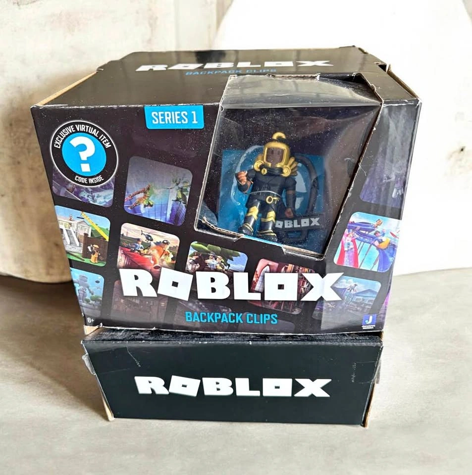 Roblox Series 1 Backpack Clips Lot w/ display box