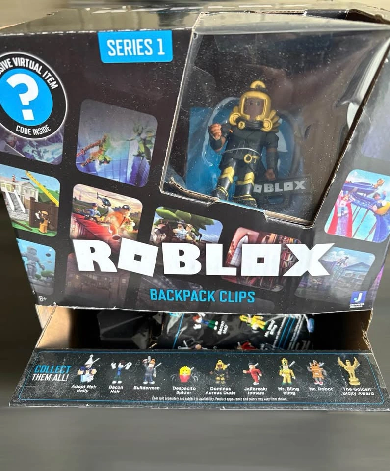 Roblox Series 1 Backpack Clips Lot w/ display box - photo 2