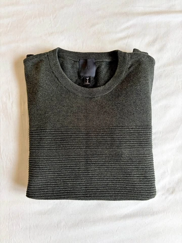 H&M Men’s Dark Olive / Forest Green Textured Knit Sweater (Mediu