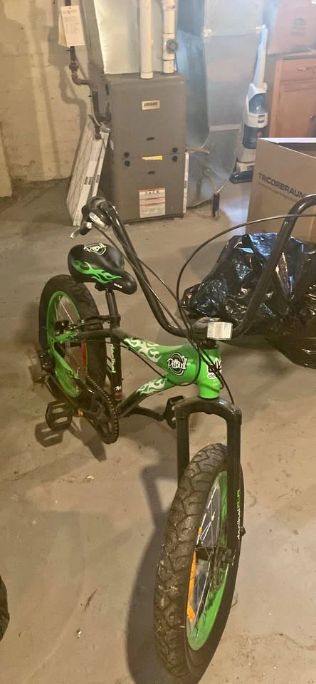 Pitbull Decibel Green Black Bike