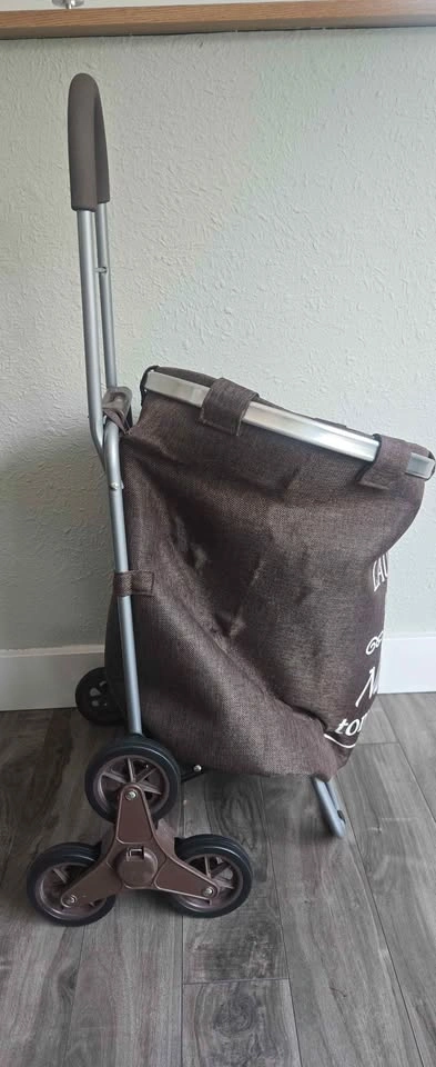 Laundry hamper with wheels and handle - photo 2