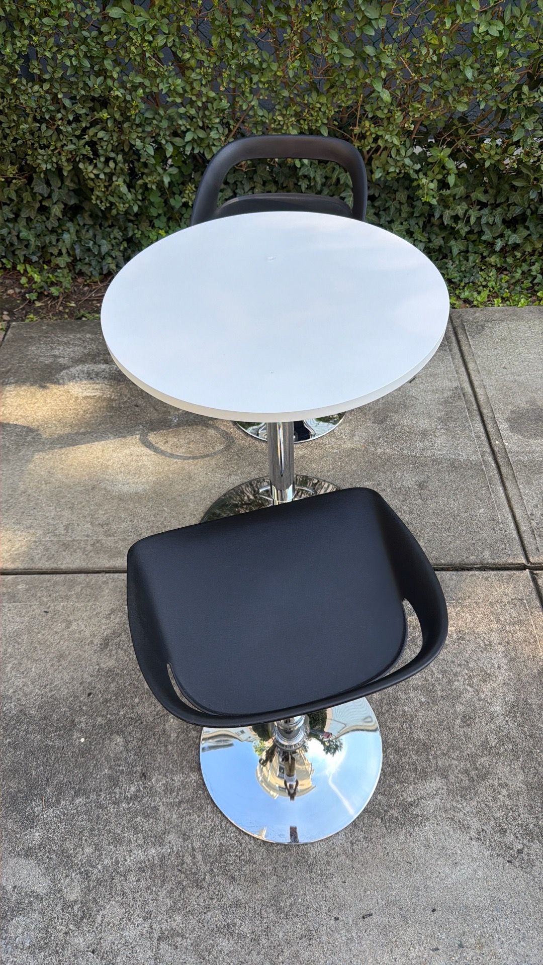 Pub table and chairs - photo 2