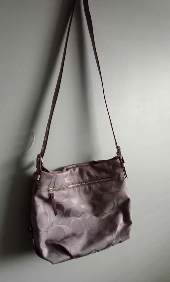 Coach Signature Pink Crossbody Bag - photo 3