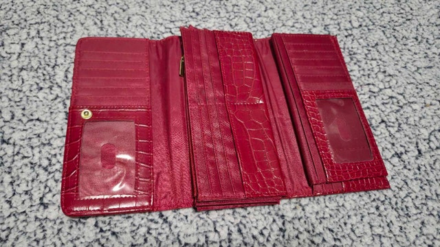 Guess Magenta Croc-Embossed Trifold Wallet - Oshawa Pickup