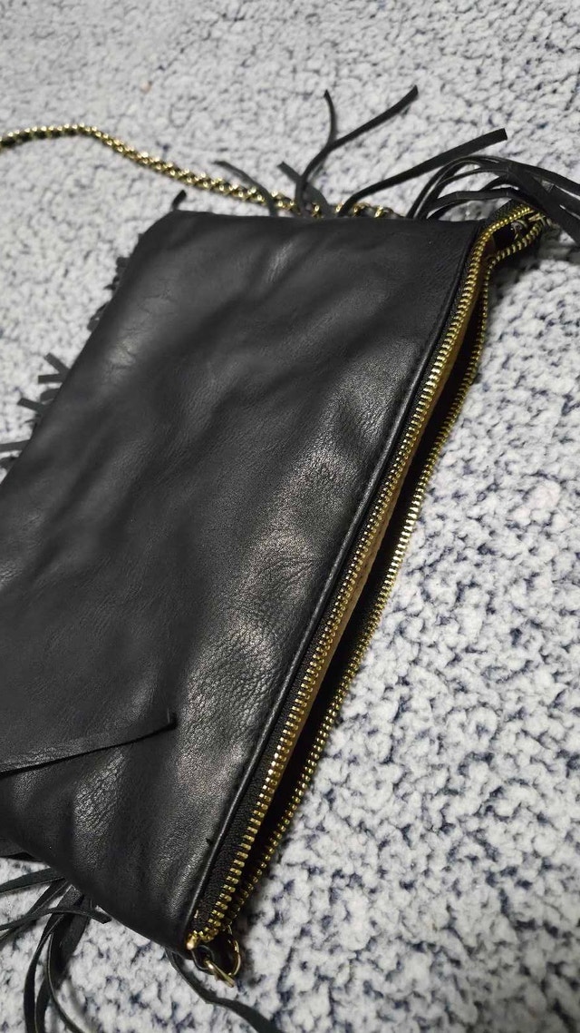 Stila Black Fringe Crossbody Bag Clutch - Oshawa Pickup - photo 3