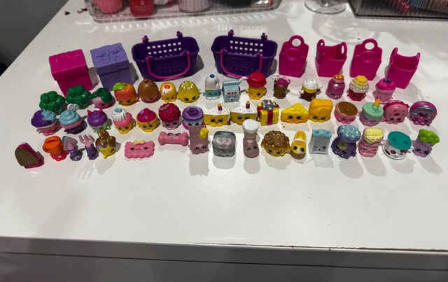 Shopkins Assorted Figures and Accessories - photo 2