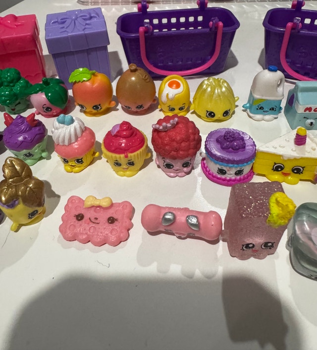 Shopkins Assorted Figures and Accessories - photo 5