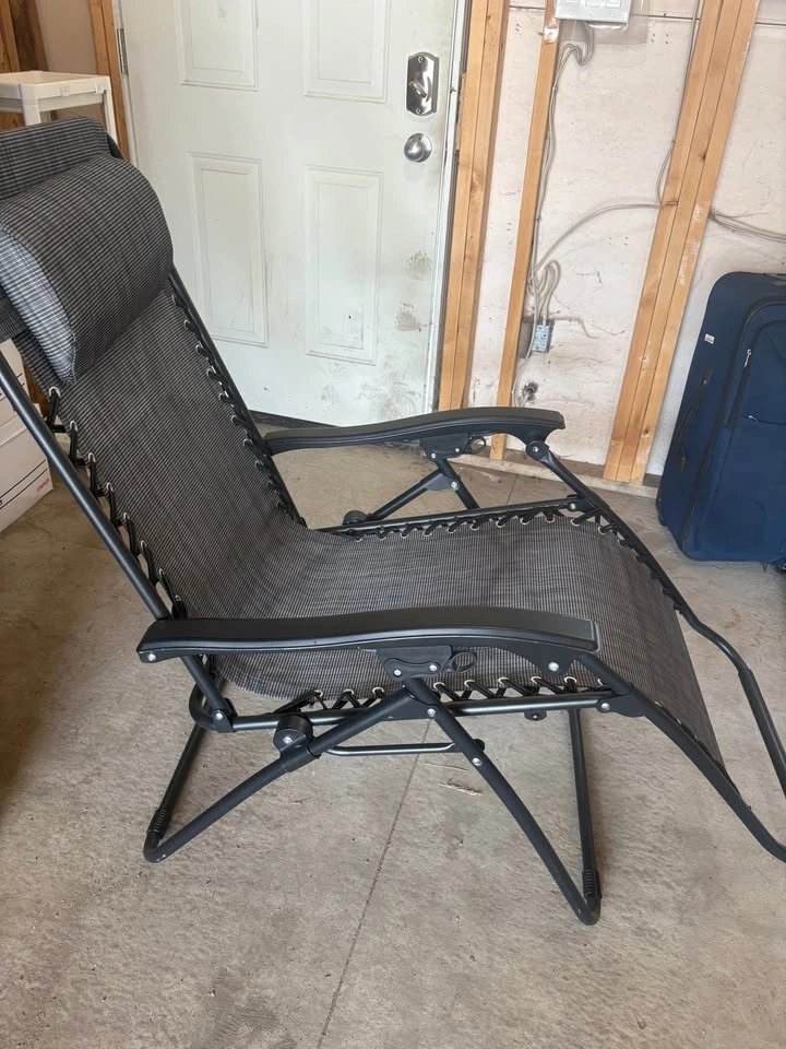Zero Gravity Recliner Chair - Gray
