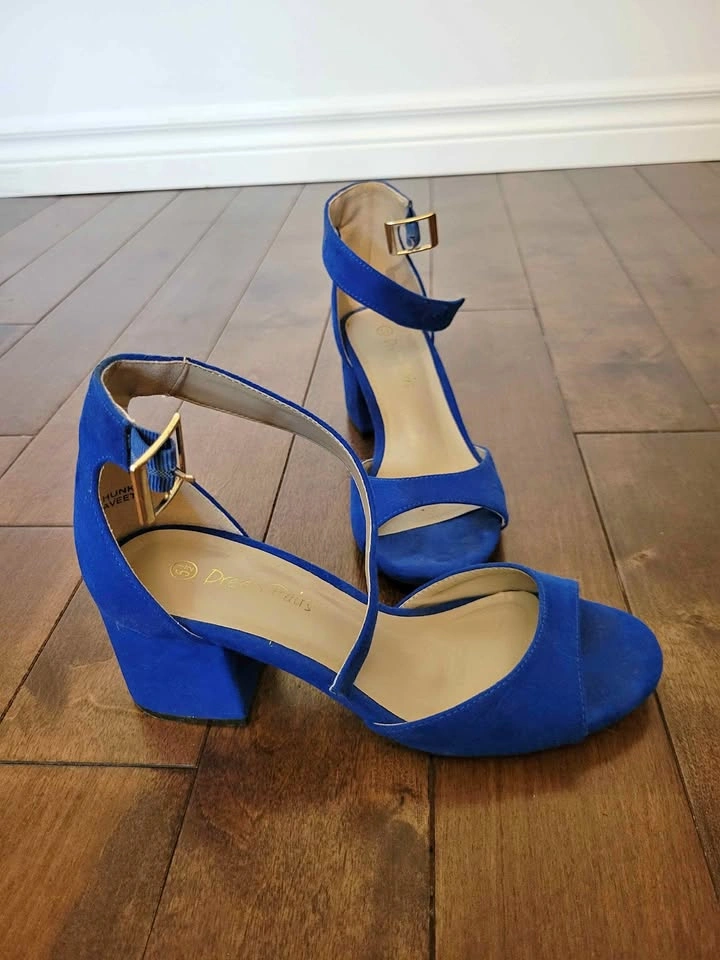 Dream Pairs Royal Blue Block Heel Sandals Size 5.5