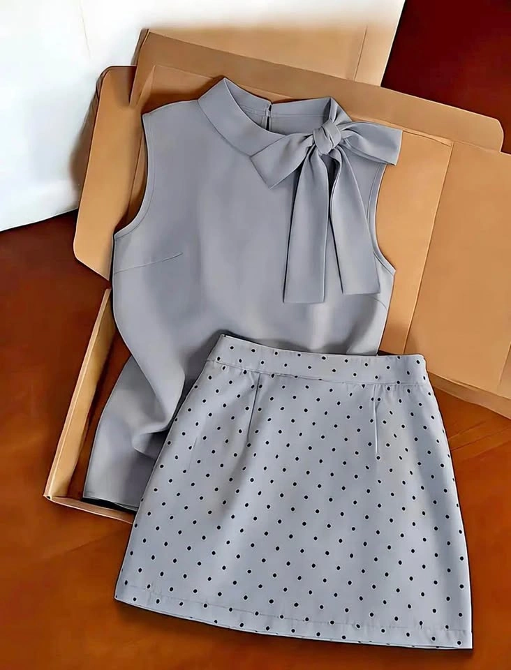 Gray Bow Tie Sleeveless Top and Polka Dot Skirt Set M size