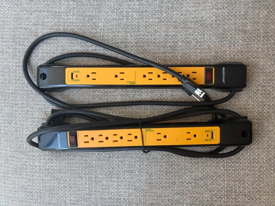 Mastercraft 6-Outlet and 1 USB Port Power Bar (buy 1 or 2!) - photo 2