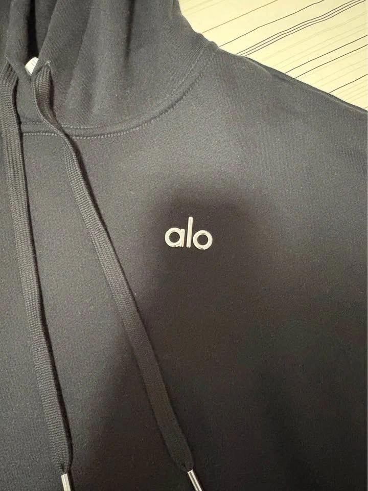 Alo Yoga Accolade Hoodie – Size Large – Worn Once – Like New - photo 2