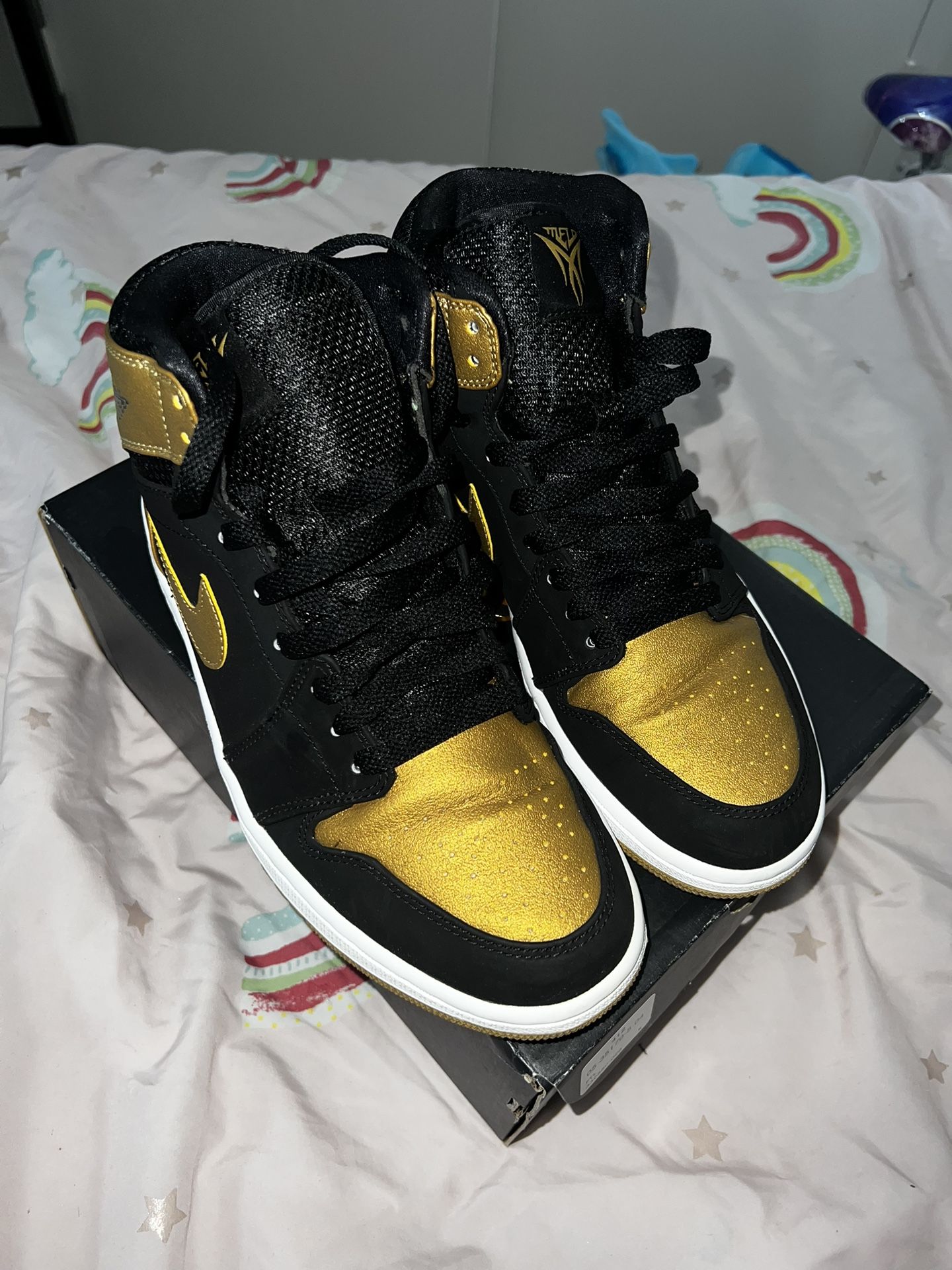 Air Jordan 1 Retro High Melo Metallic Black Gold White 8.5
