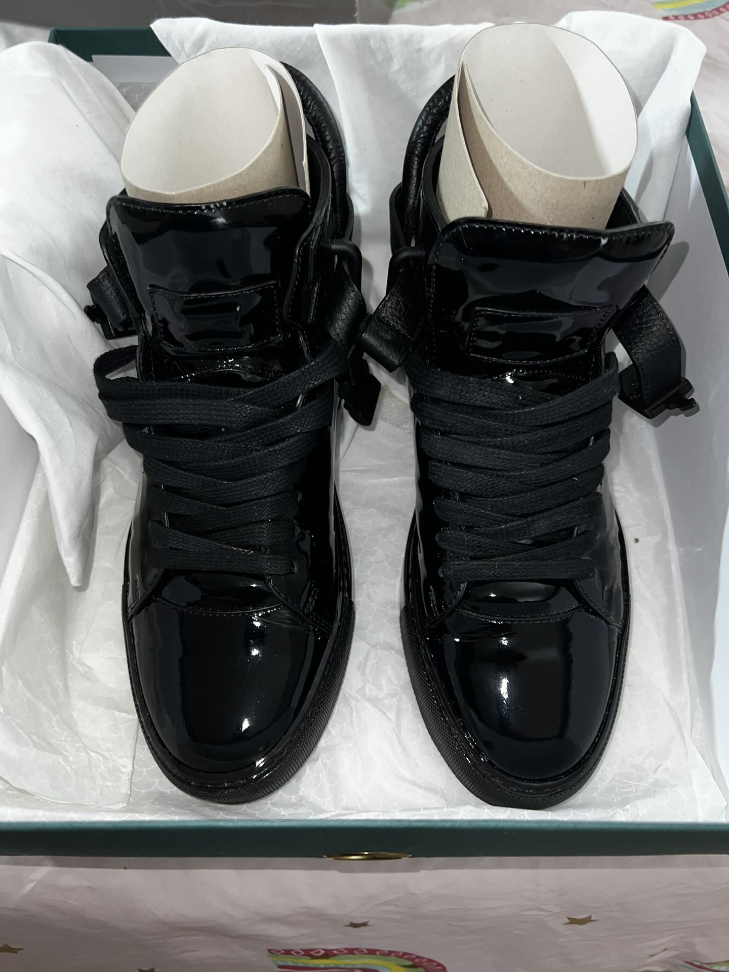 Buscemi 100MM Clip Black Patent Size 8 (41)
