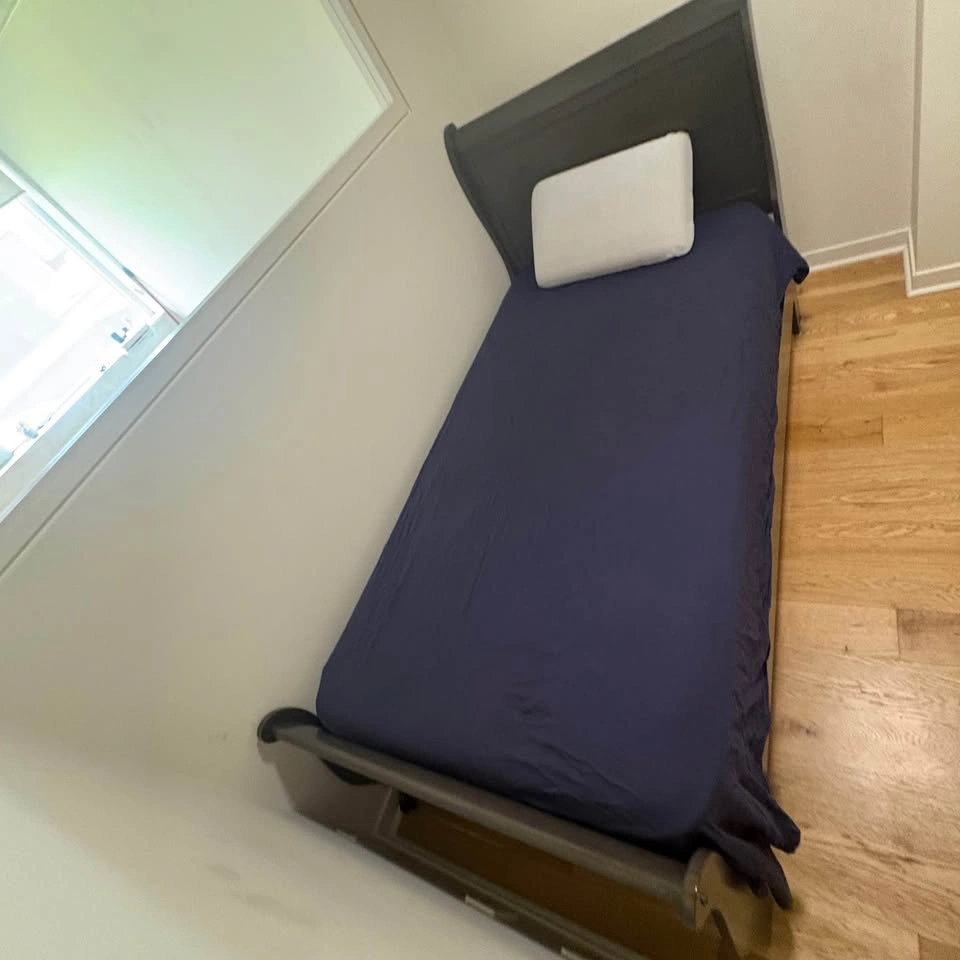 Twin Size Bed (Mattress and Frame) - photo 3