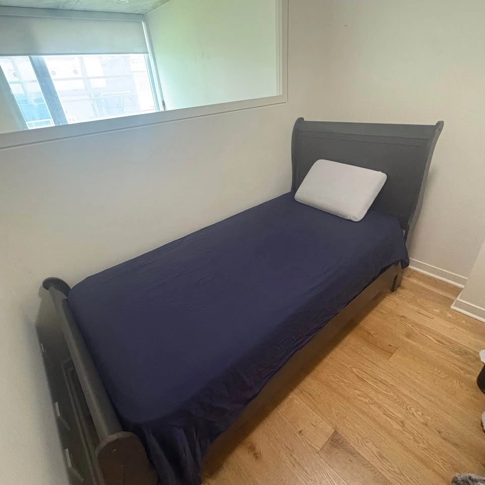 Twin Size Bed (Mattress and Frame) - photo 4