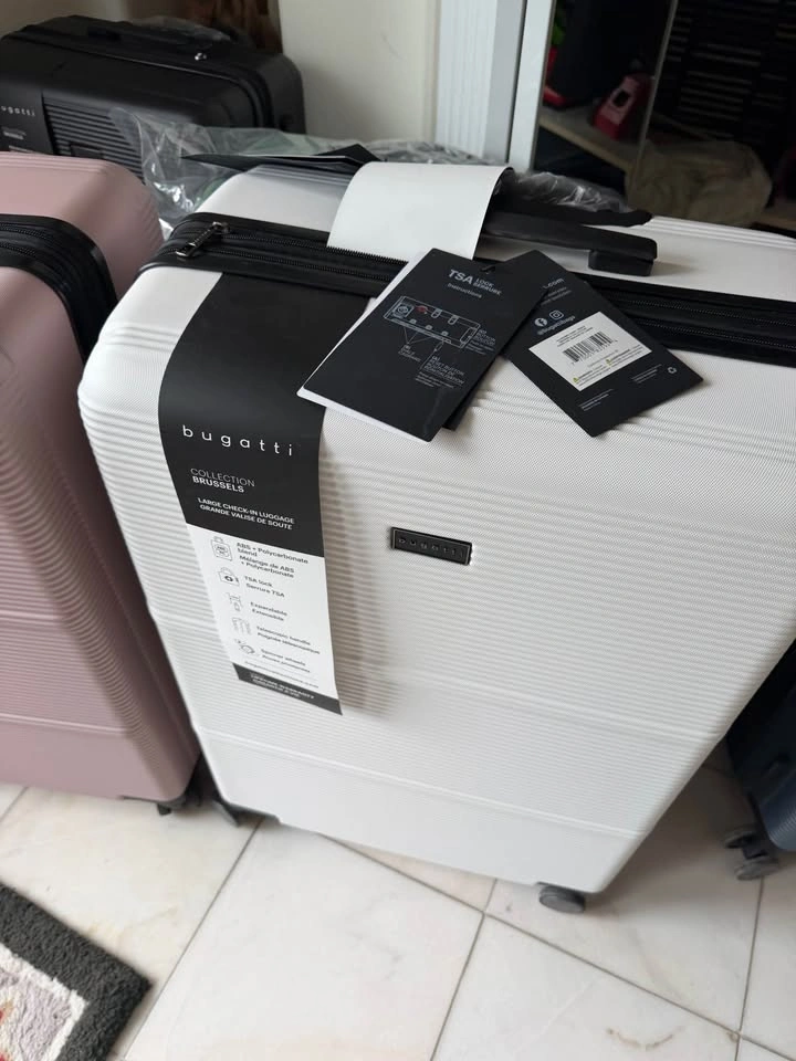 Bugatti medium luggage brand new Brussel white