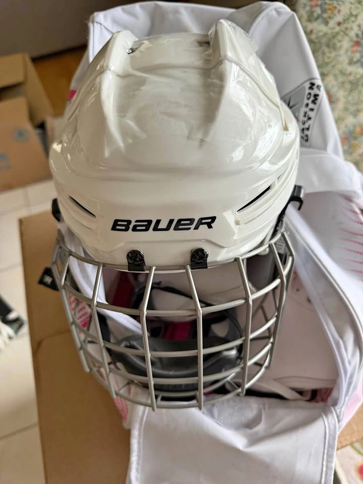 Bauer Hockey Helmet & Cage Combo with Jackson skate