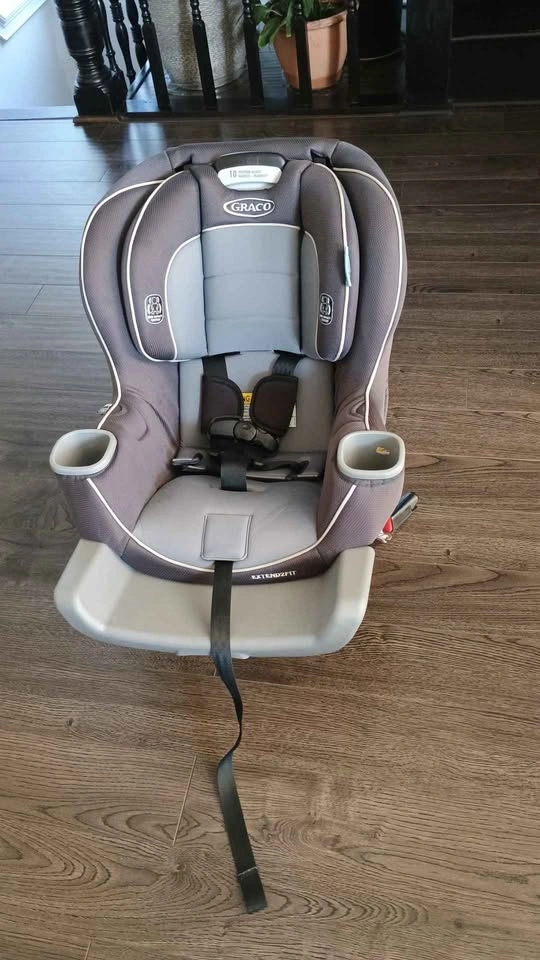 Graco Extend2Fit Convertible Car Seat - photo 2