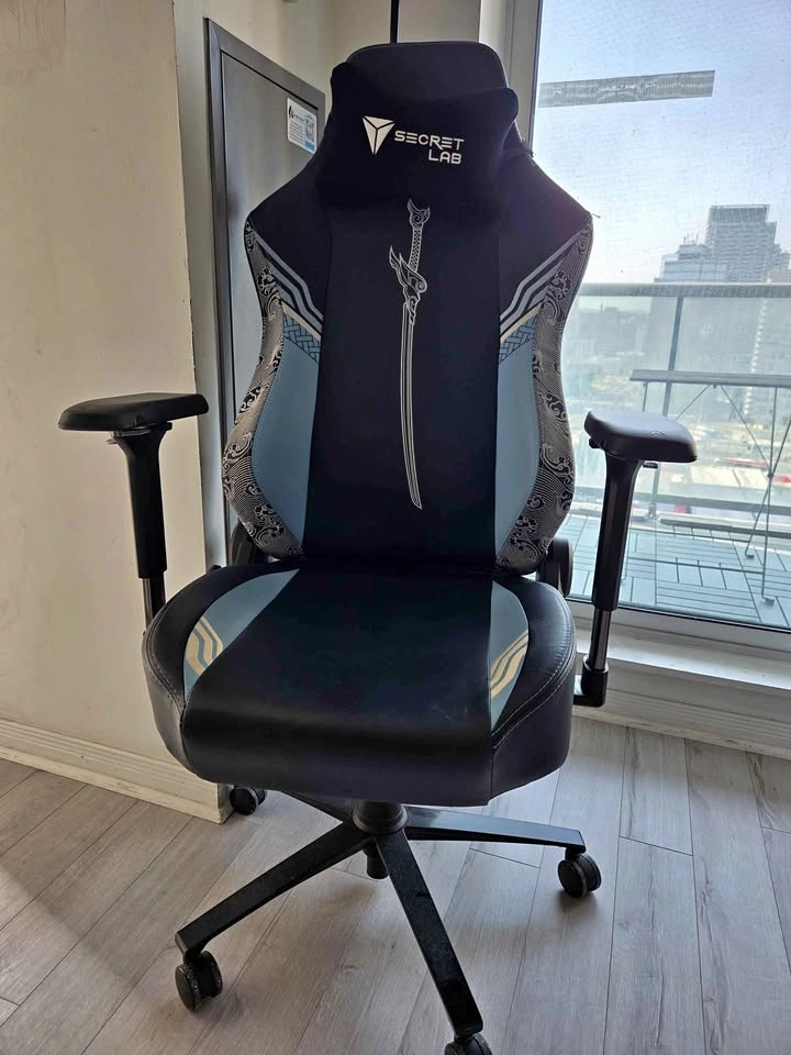 Secret Lab Titan Chair (Yasuo Ver.)