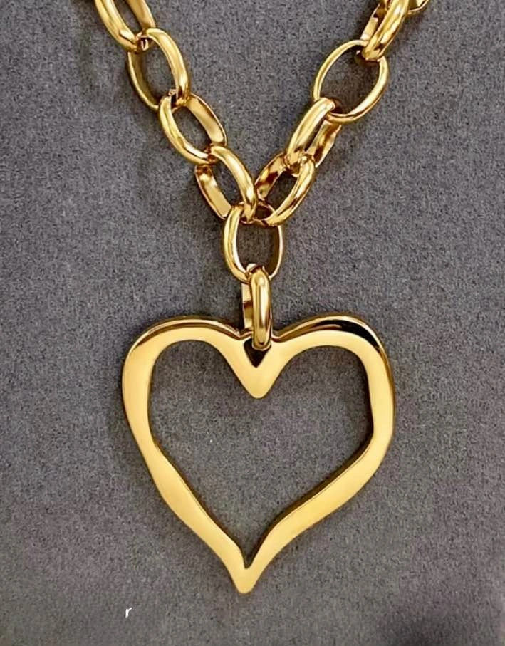Bold Heart Shaped Statement Necklace 18K Gold Plated - photo 4