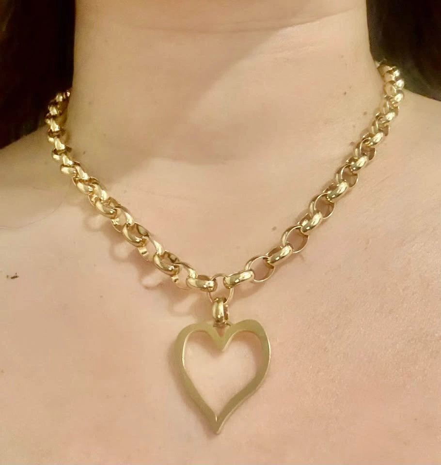 Bold Heart Shaped Statement Necklace 18K Gold Plated - photo 5