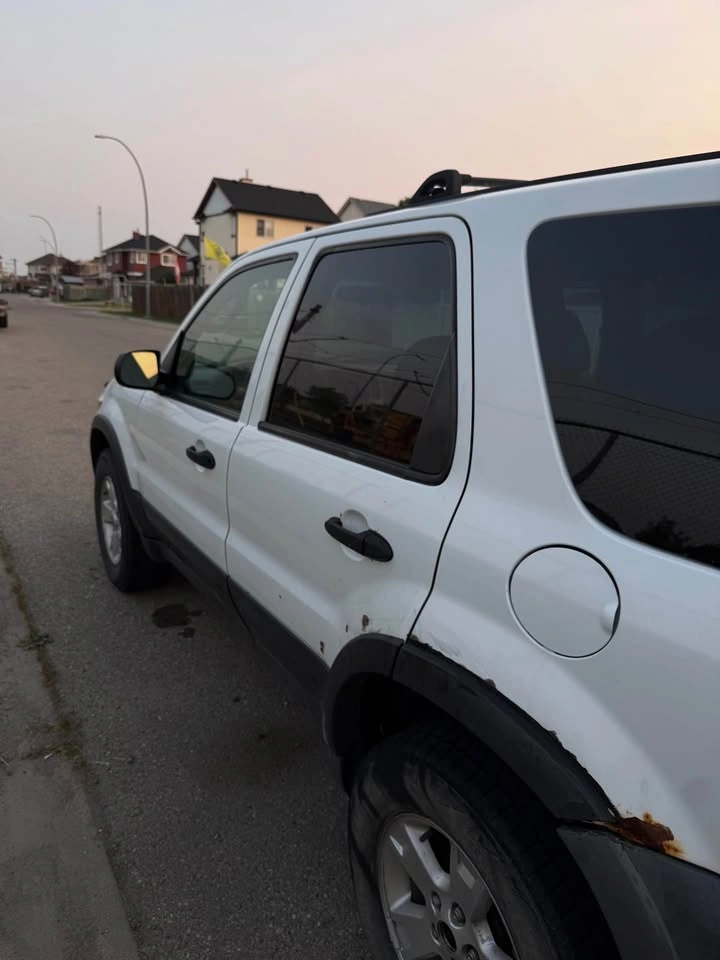 2005 Ford Escape - photo 5