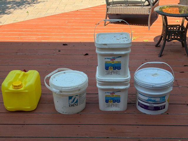 HTH and Omni - Chlorine pucks, granules, hardness decreaser
