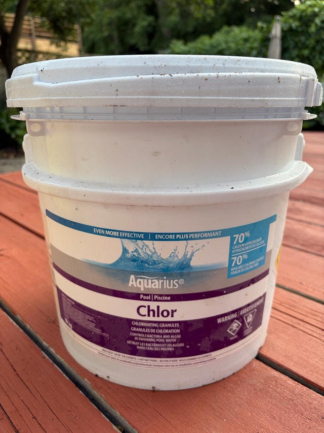 HTH and Omni - Chlorine pucks, granules, hardness decreaser - photo 3