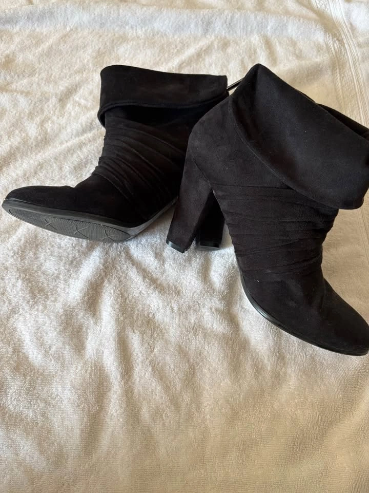 Mini boot faux suede size 8.5 - photo 2