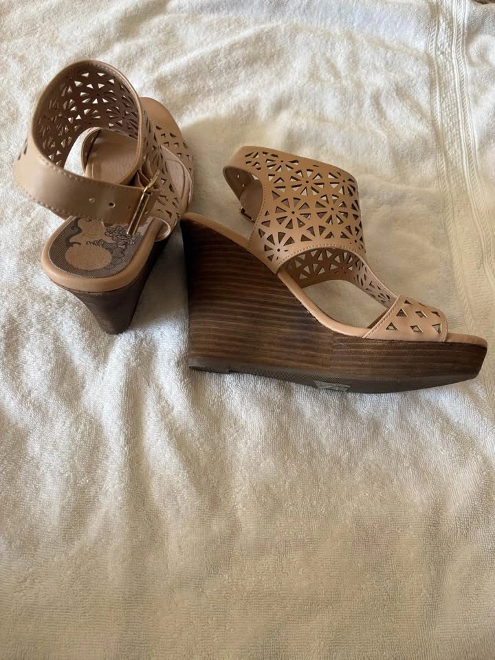 Wedge bootie style platform sandal - photo 2