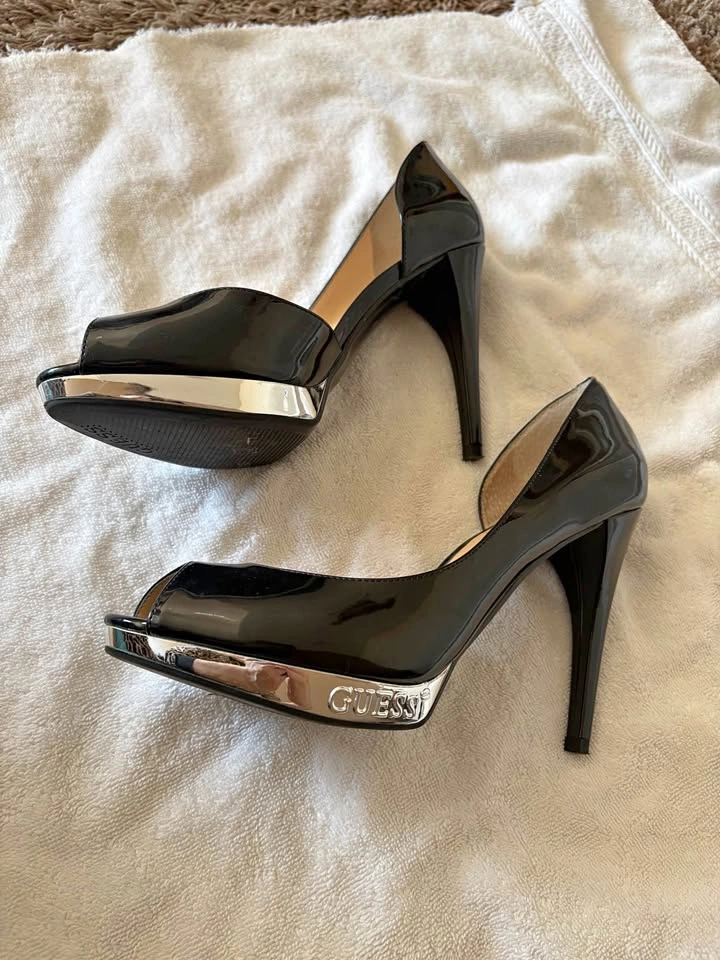 Guess patent leather peep toe heels size 7.5