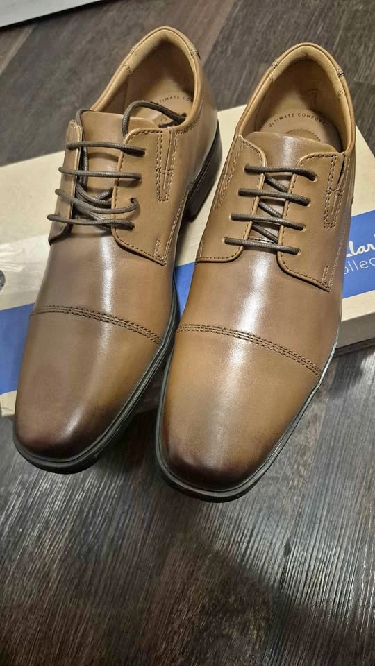 Clarks Men's Tilden Cap Oxford Shoe Dark Tan Leather Sz 8 (New)